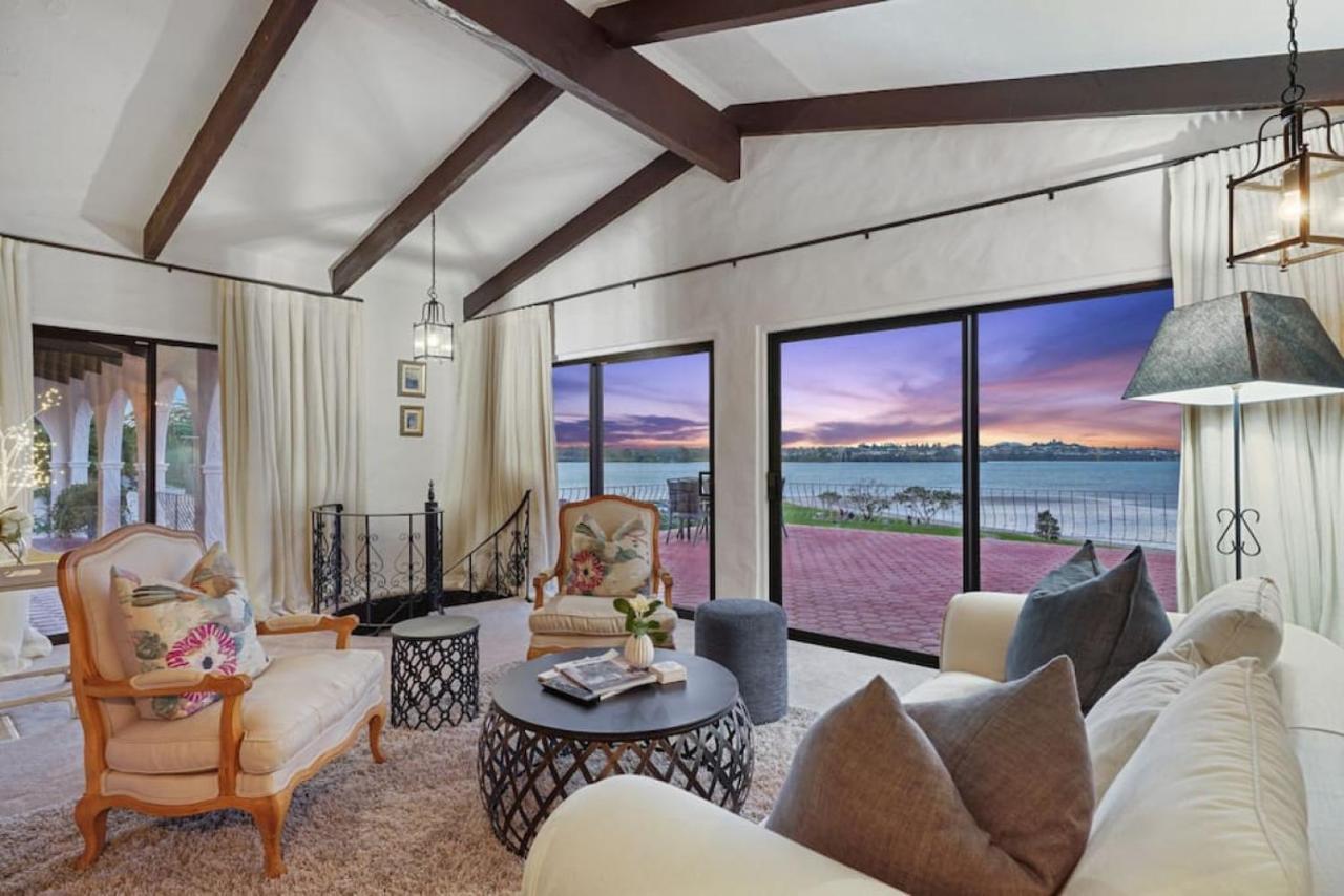 Magnificent Beachfront Mansion - Pool - Fireplace Окленд Екстер'єр фото