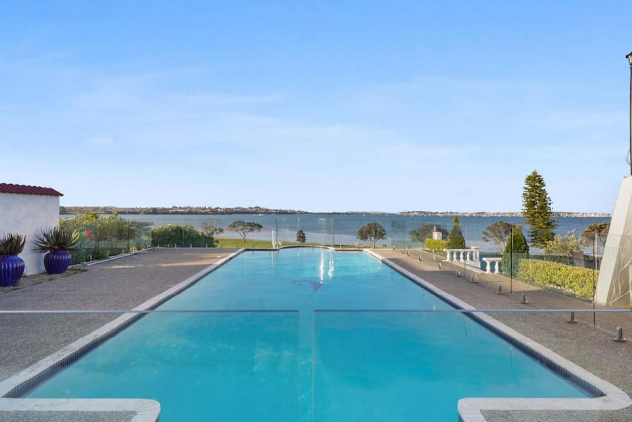 Magnificent Beachfront Mansion - Pool - Fireplace Окленд Екстер'єр фото