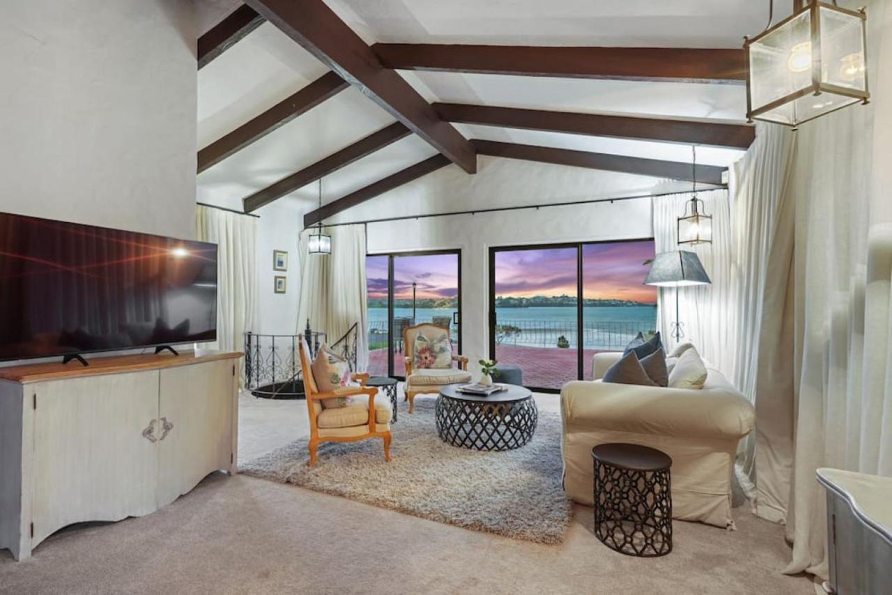 Magnificent Beachfront Mansion - Pool - Fireplace Окленд Екстер'єр фото